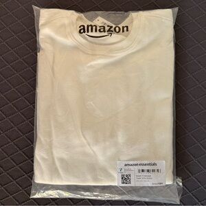 Amazon Essentials White Crewneck Sweater, Men’s M